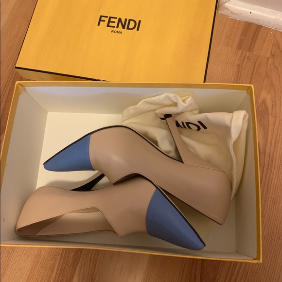 New women’s Fendy shoes size 38 - Picture 2 of 3